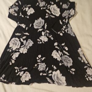 Old Navy Black Floral Swing Dress Petite